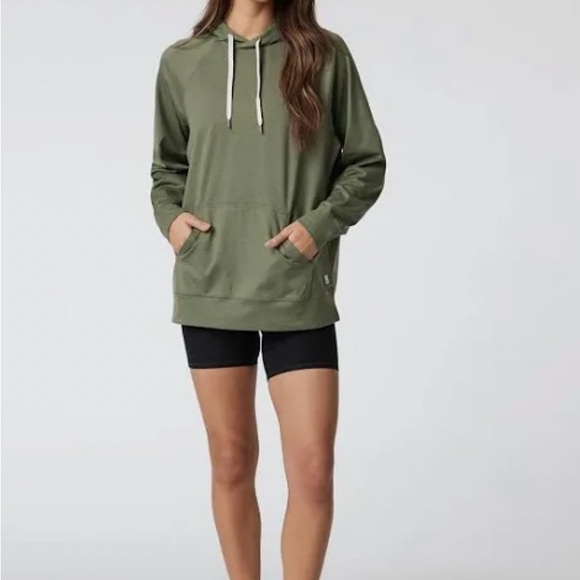 Vuori Tops - Vuori Women's Halo Oversized Small Hoodie olive green